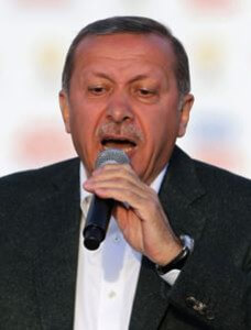 Erdogan kündigt weitere Militäroffensiven an