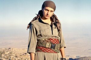 kurdische-kaempferinenn-is