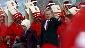 Wer ist die Frau hinter Erdogan?