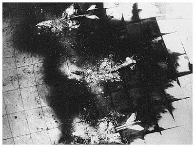 Zerstörte Flugzeuge der ägyptischen Luftwaffe