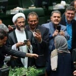 Frauenrechtlerinnen zu Mogherinis Auftritt im iranischen Parlament