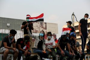 Demonstarnten auf dem Tahrir-Platz in Bagdad