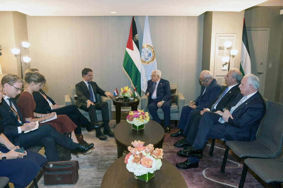 Niederlandes Premier Rutte und PA-Präsident Abbas