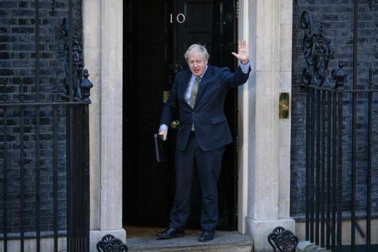 Boris Johnson auf dem Weg zu seiner Ansprache nach dem Sieg bei den britischen Parlamentswahlen