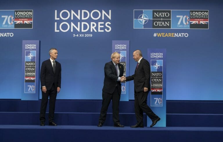 NATO-Generalsekretär Stoltenberg, britischer Premierminister Johnson und türkischer Präsident Erdogan auf dem NATO-Gipfel in London