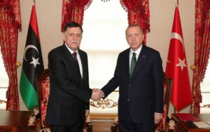 Erdogan und der Ministerpräsident der libyschen Nationalen Einheitsregierung Fajes al-Sarradsch