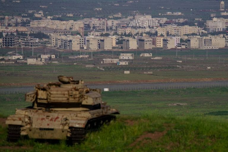 Die syrische Provinz Quneitra vom israelischen Golan aus gesehen