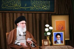 Khamenei wettert gegen US-Sanktionen und verbreitet Verschwörungstheorien über den Corona-Virus. Sein Vermögen soll bis zu 200 Milliarden Dollar betragen. (imago images/ZUMA Wire)
