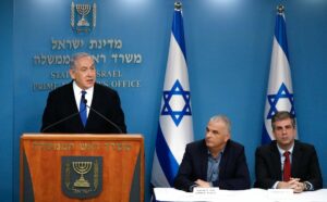 Der Liebelingsfeind des „Spiegel“ Netanjahu bei einer Pressekonferenz zu den Maßnahmen gegen Corona