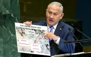 Netanjahu präsentiert vor der UNO, das iranische Atomarchiv, auf das sich der neue Bericht stützt