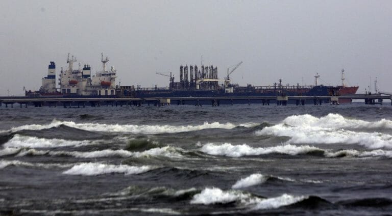 Iranische Öltanker liegen in Venezuela im Hafen von Puerto Cabello vor Anker