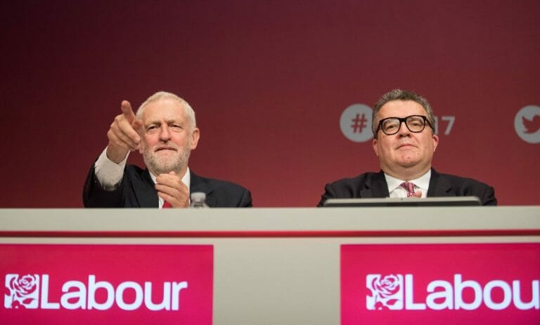 Labour-Chef Jeremy Corbyn mit seinem damaligen Stellvertreter Tom Watson