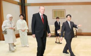 Nach G20-Gipfel in Osaka: Emine und Recep Erdogan im Kaiserpalast in Tokyo