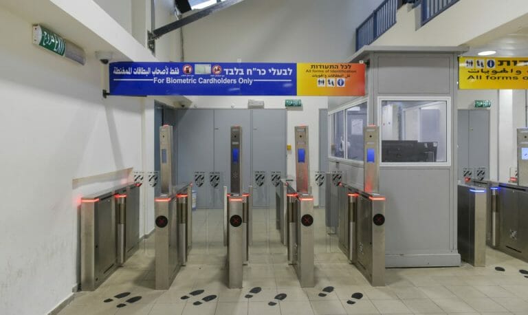 Beamte der Autonomiebehörde stellen keine Formulare mehr aus, die Palästinenser benötigen, um in Israel zu arbeiten