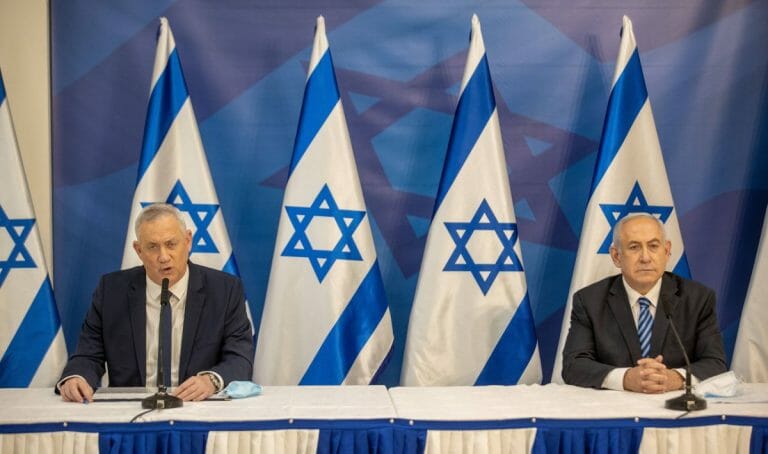 Israels Verteidigungsminister Gantz und Premierminister Netanjahu auf einer Pressekonferenz nach dem Hisbollah-Angriff