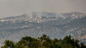 Rauch über Kfar Chouba im Libanon, nachdem IDF-Truppen den Infiltrationversuch eines Hisbollahtrupps verhindert hatten