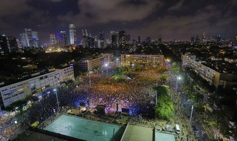 Protestkundgebung auf dem Rabin-Platz in Tel Aviv
