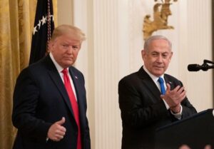 US-Präsident Trump und Israels Premier Netanjahu bei der Präsentation von Trumps sogenanntem „Deal des Jahrhunderts“. (imago images/Xinhua)