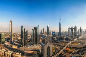 Die Vereinigten Arabischen Emirate und Israel schließen Frieden. Im Bild: die Skyline von Dubai. (imago images/Imaginechina-Tuchong)