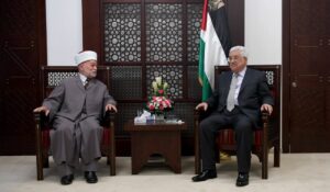 Der Mufti von Jerusalem Muhammad Hussein und der Chef der Autonomiebehörde Mahmud Abbas