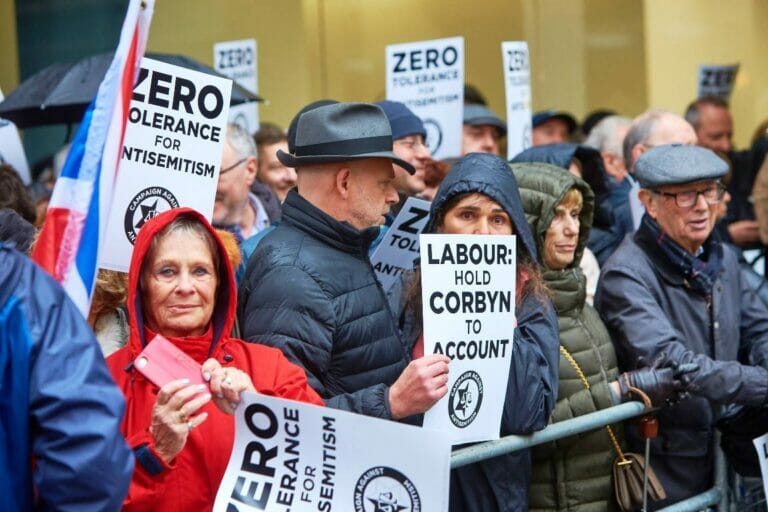April 2018: Protest gegen Antisemitismus in der Labour-Partei (© imago images/ZUMA Press)