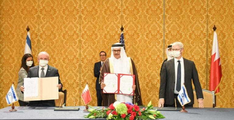 In Manama beschlossen Israel und Bahrain u.a. die Aufnahme voller diplomatischer Beziehungen. (© imago images/Xinhua)