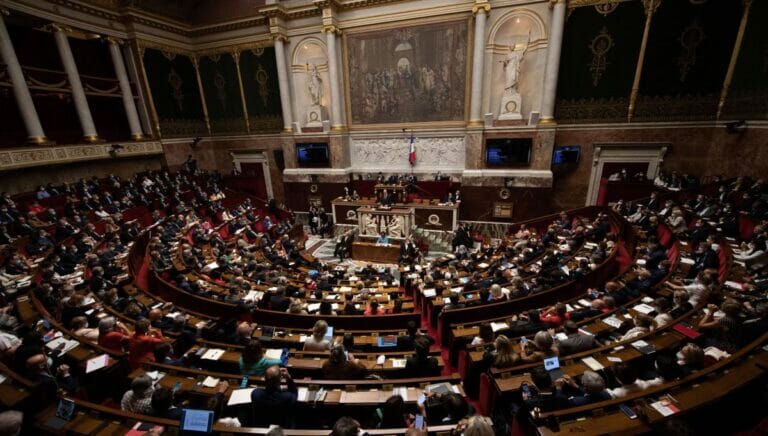 Die französische Regierung übergab dem Parlament einen Gesetzentwurf zum Verbot von Jungfräulichkeitstests