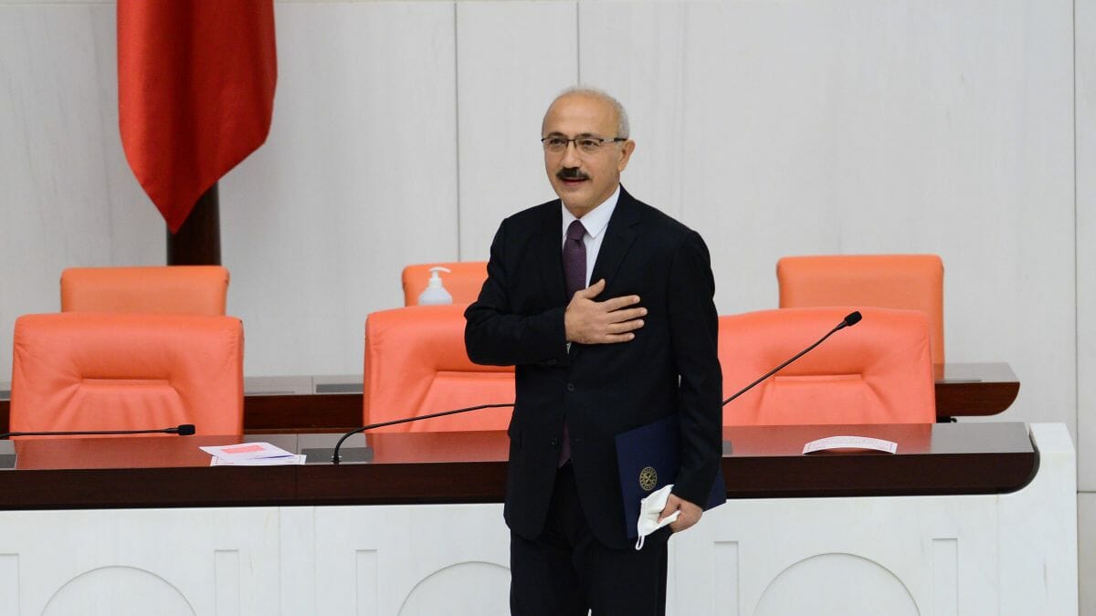 Zwischenzeitlich wurde Lutfi Elvan als neuer Finanzminister der Türkei angelobt