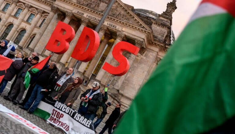 BDS-Demonstration vor dem deutschen Bundestag