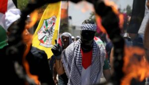 Ein wichtiger Friedenspartner? Jugendliche Fatah-Anhänger bei Ausschreitungen im Westjordanland
