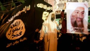 Salafisten in Gaza demonstrieren mit einem Plakat von Osama bin Laden