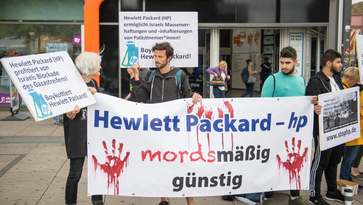 Blutschuldlegende: Demonstranten der antisemitischen BDS-Bewegung in Berlin