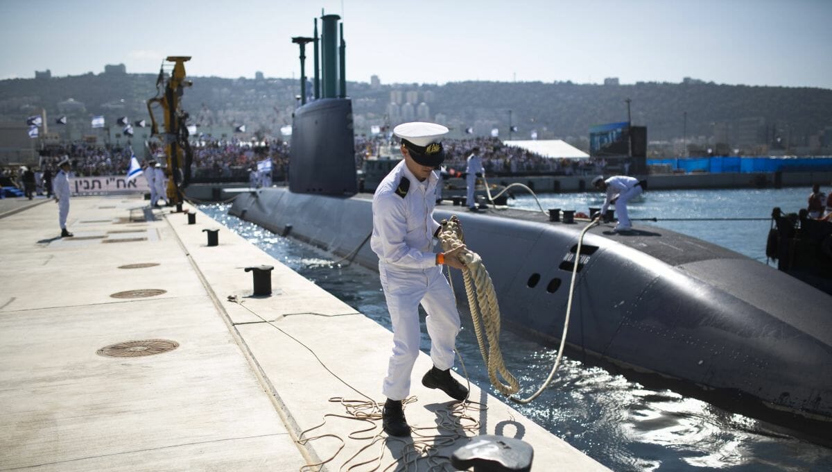 Ein israelisches U-Boot im Hafen von Haifa