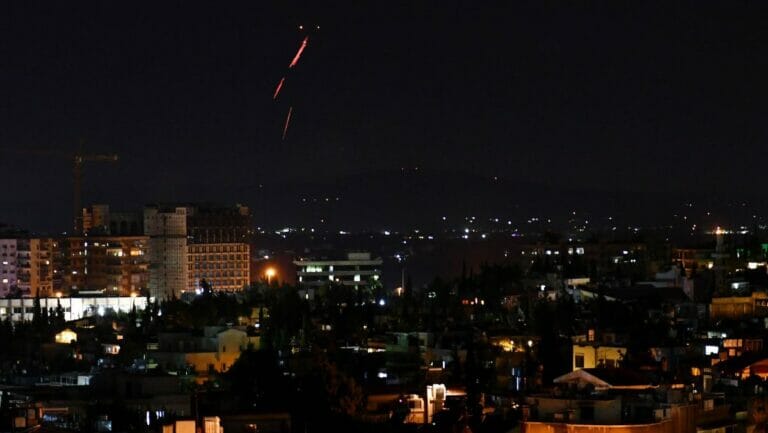 Luftabwehr über der syrischen Hauptstadt Damaskus