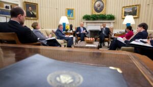 Ben Rhodes (li.) mit Joe Biden und Barack Obama im Weißen Haus