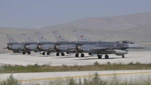 An der Militäroperation im Nordirak sollen mehr als 40 Flugzeuge der türkischen Luftwaffe beteiligt sein