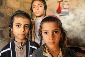 Jüdische Kinder im Jemen. Der Großteil der jüdischen Gemeinden haben das Land längst verlassen. (© imago images/JOKER)