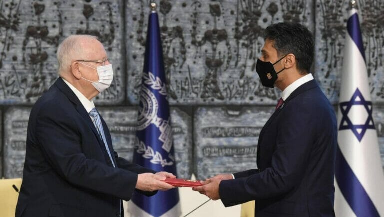 Botschafter Mohamed Al Khaja überreicht Präsident Reuven Rivlin sein Beglaubigungsschreiben