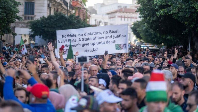 Demonstration der Hirak-Bewegung in Algerien