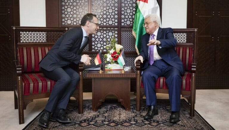 Deutschlands Außenminister Maas und der der Präsident der Palästinensischen Autonomiebehörde Abbas