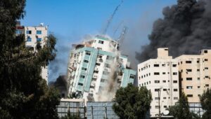 Israelischer Luftangriff auf den Medientower in Gaza