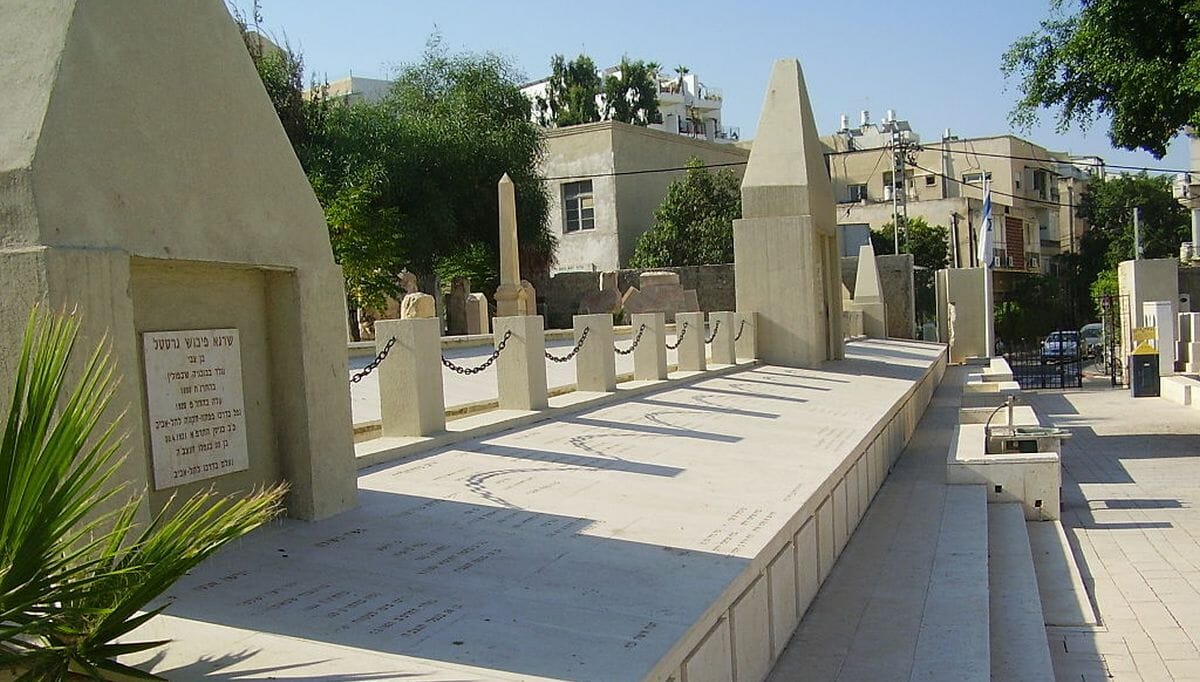 Massengrab für jüdische Opfer der Unruhen von Jaffa auf dem Trumpeldor-Friedhof Tel-Aviv