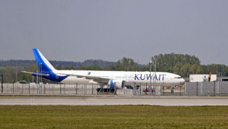 Eine Maschine von Kuwait Airways auf dem Flughafen von München
