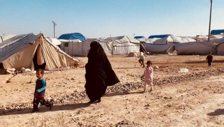 Im Flüchtlingslager al-Hol in Syrien hat der Islamische Staat noch immer großen Einfluss