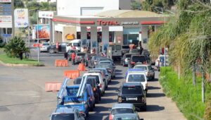 Wegen Treibstoffmangels schließen die meisten Tankstellen des Libanon