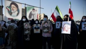 Kuss vom Terrorpaten Soleimani: Raisi auf dem Sprung zum Obersten Führer