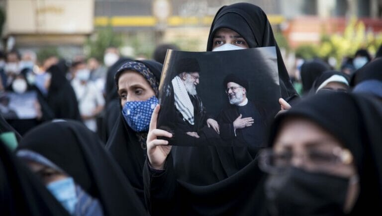 Die Wahl des potentiellen Khamenei-Nachfolgers Raisi gilt als ausgemachte Sache
