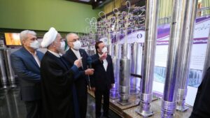 Der Chef der iranischen Atomenergiebehörde Salehi mit (Noch-)Präsident Rohani