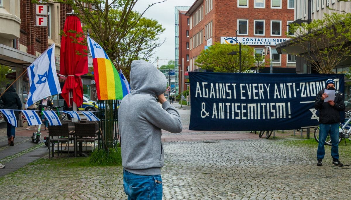Demonstration gegen Antisemitismus und Israelhass in Kiel