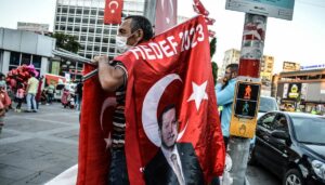 Devotionalienverkauf für den fünften Jahrestags des Putschversuchs gegen Erdogan